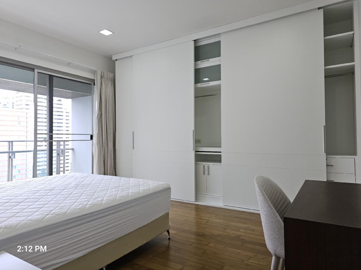 For RentCondoSukhumvit, Asoke, Thonglor : The Madison Sukhumvit 41 room for rent, 3 bedrooms, 3 bathrooms, area 155 sq m, rental price 84,000 per month. If interested, call Nong 096-2615656, ready to make an appointment to visit every day. The Madison for Rent 3bed 3 bath 155 Sq,m Rental price 84