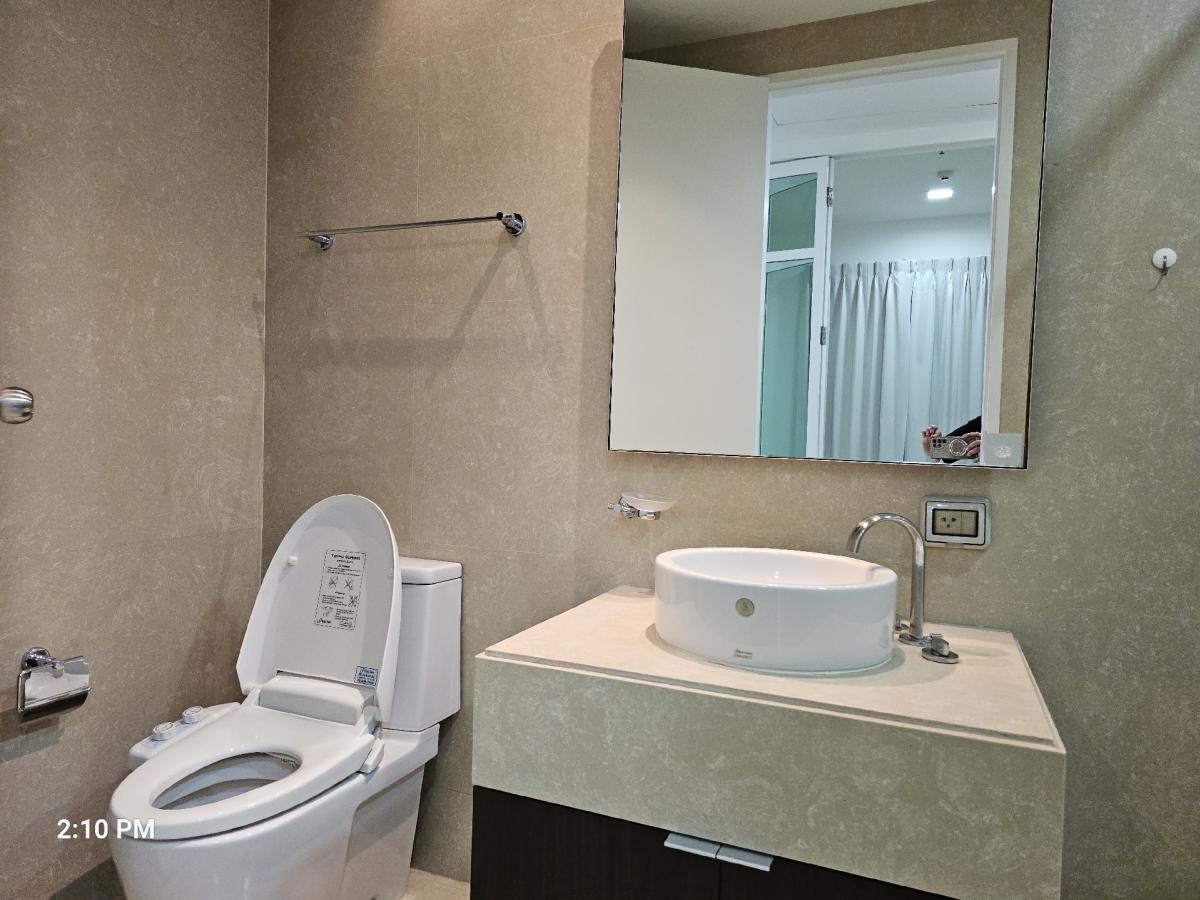 For RentCondoSukhumvit, Asoke, Thonglor : The Madison Sukhumvit 41 room for rent, 3 bedrooms, 3 bathrooms, area 155 sq m, rental price 84,000 per month. If interested, call Nong 096-2615656, ready to make an appointment to visit every day. The Madison for Rent 3bed 3 bath 155 Sq,m Rental price 84