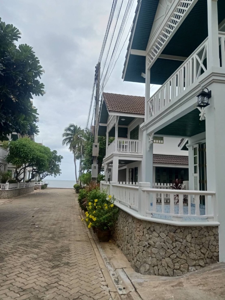 ขายบ้านหัวหิน ประจวบคีรีขันธ์ : ขายบ้านแฝด 2 ชั้น ริมหาดหัวหิน ห่างจากทะเลเพียง 50 ม. สวย ถูก เหมาะสำหรับซื้อไว้อยู่อาศัย หรือ เหมาะสำหรับซื้อเพื่อลงทุน สนใจแอตไลน์ครับ@841qqlnr