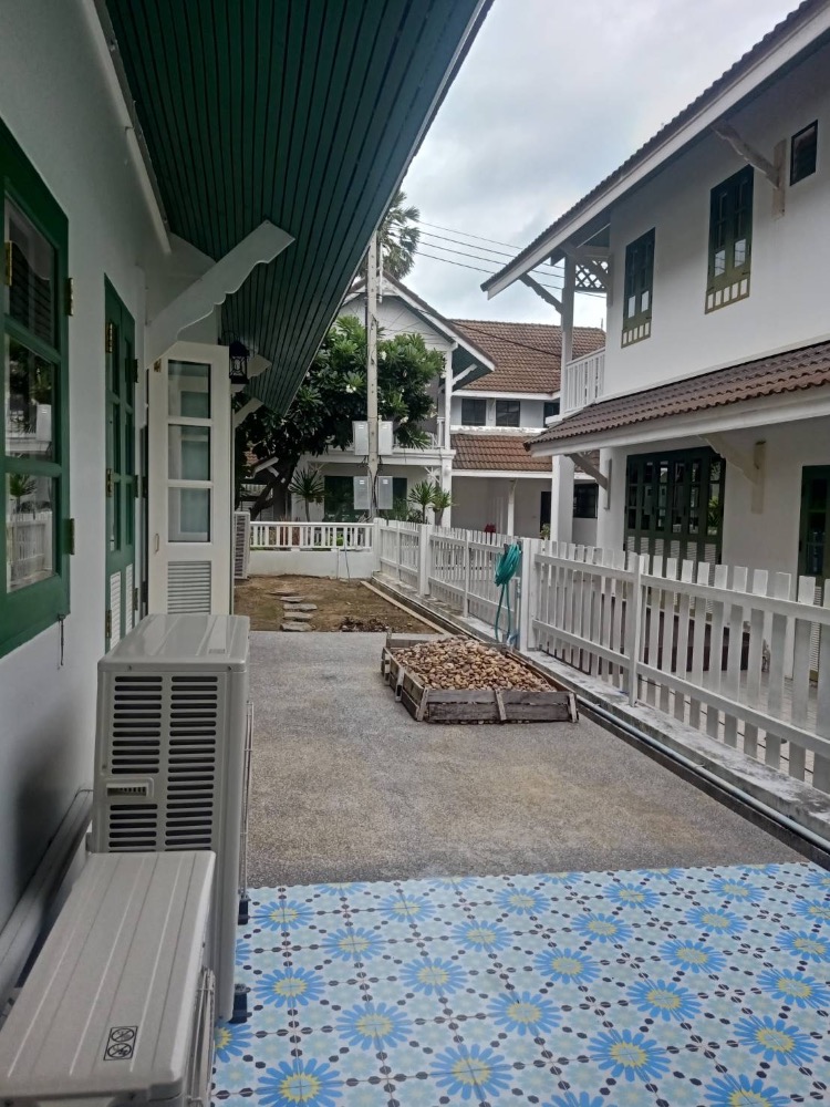 ขายบ้านหัวหิน ประจวบคีรีขันธ์ : ขายบ้านแฝด 2 ชั้น ริมหาดหัวหิน ห่างจากทะเลเพียง 50 ม. สวย ถูก เหมาะสำหรับซื้อไว้อยู่อาศัย หรือ เหมาะสำหรับซื้อเพื่อลงทุน สนใจแอตไลน์ครับ@841qqlnr