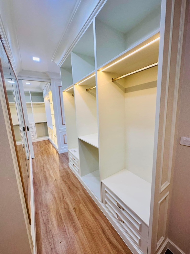 ● Italian Style ● Single house 2 storey 4 beds | 72.50 sq.w. 181.00 sq.m. | near WongwaenCenter 5 mins, The Explace Mall 6 mins, The Mall Bangkhae 9 mins Loading...