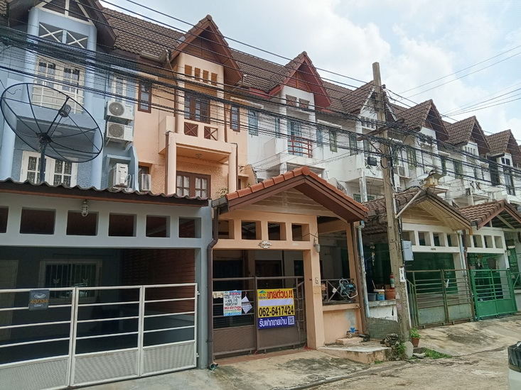 ขายทาวน์โฮมแจ้งวัฒนะ เมืองทอง : 🚩ขายทาวน์เฮ้าส์ 3ชั้น  22.4 ตร.วา  หมู่บ้านโพธิ์แก้ว ประชาชื่น-แจ้งวัฒนะ ใกล้รถไฟฟ้าสายสีชมพู สถานีเมืองทองธานีและบิ๊กซี