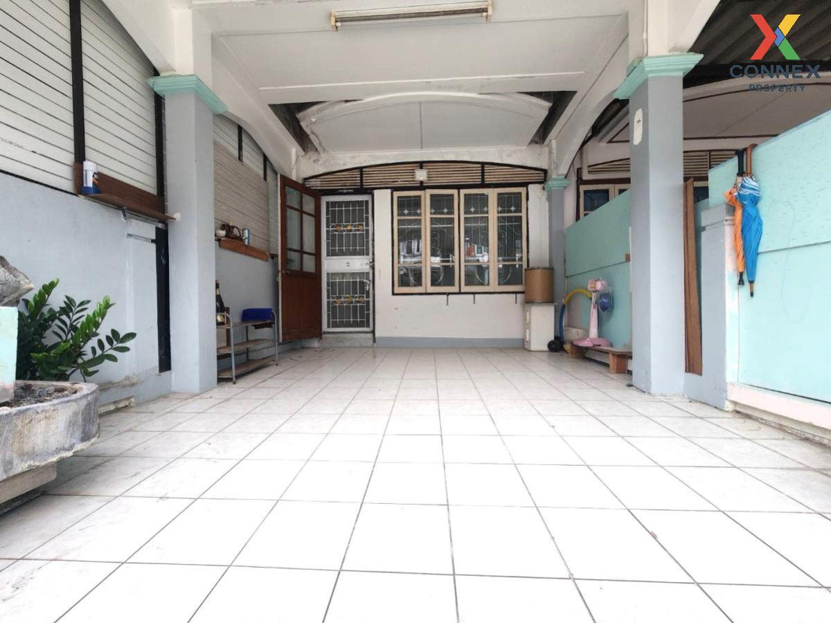 For SaleTownhomeNakhon Pathom : For Sale Townhouse/Townhome  , Baan Bussarin Pinklao , Krathum Lom , Sam Phran , Nakhon Pathom , CX-100229