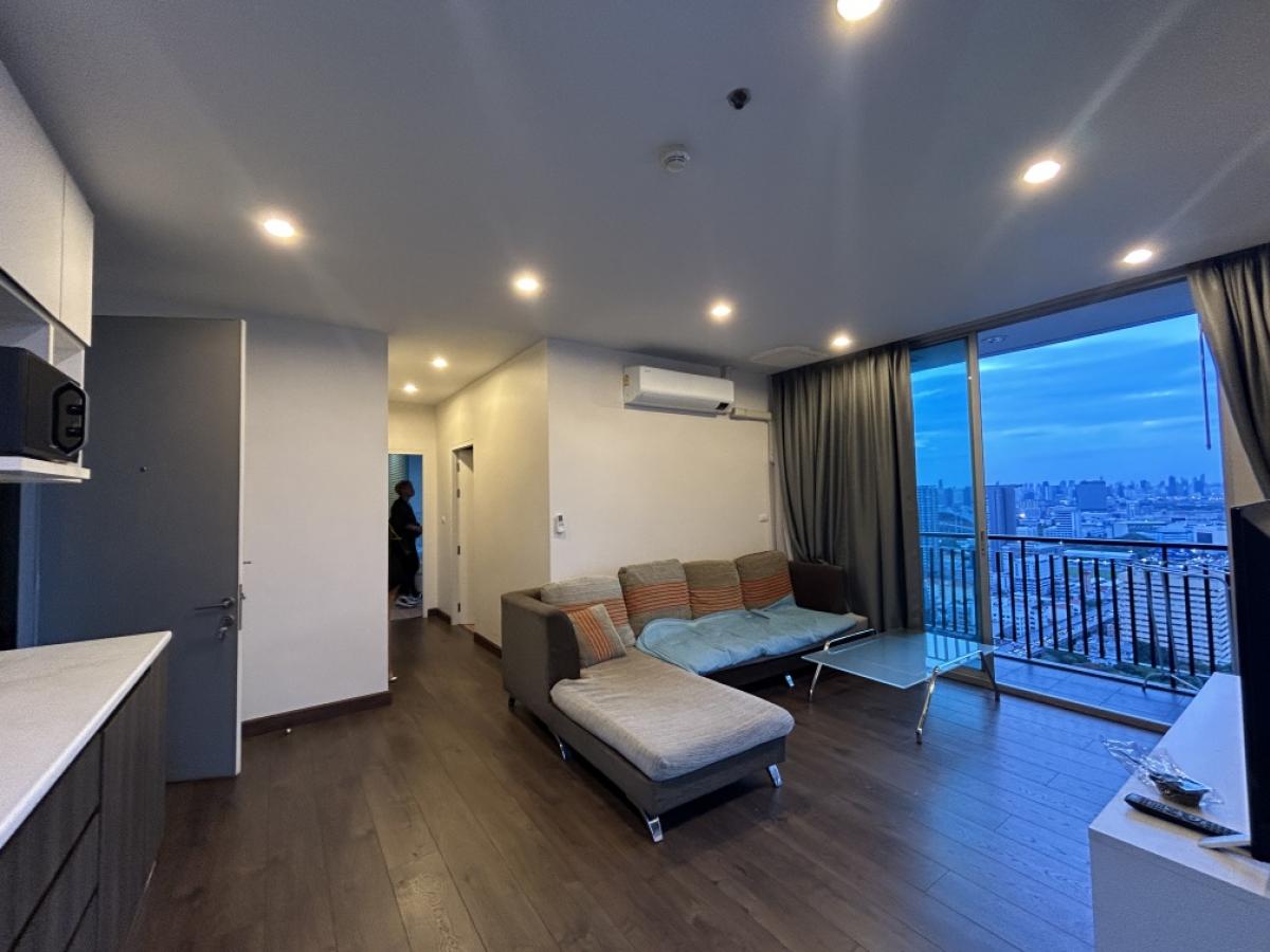 For RentCondoRamkhamhaeng, Hua Mak : For rent Chewathai Ramkhamhaeng, 32nd floor, corner room.