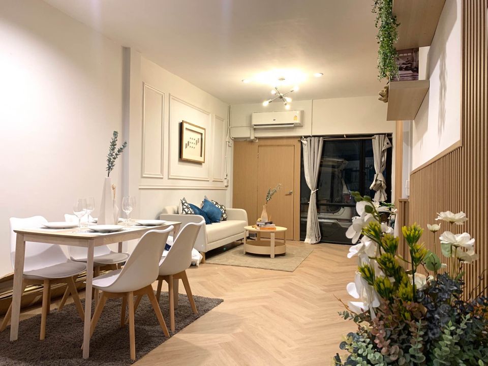 For RentShop HousePinklao, Charansanitwong : Commercial building for rent, Charan 68, beautifully decorated, ready to move in, air-conditioned on every floor, near MRT Sirinthon 750 meters.