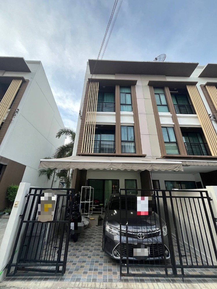 For SaleTownhomeThaphra, Talat Phlu, Wutthakat : 📣 Urgent sale! Townhome, corner plot, very close to Sathorn, Baan Klang Muang, Kanlapaphruek