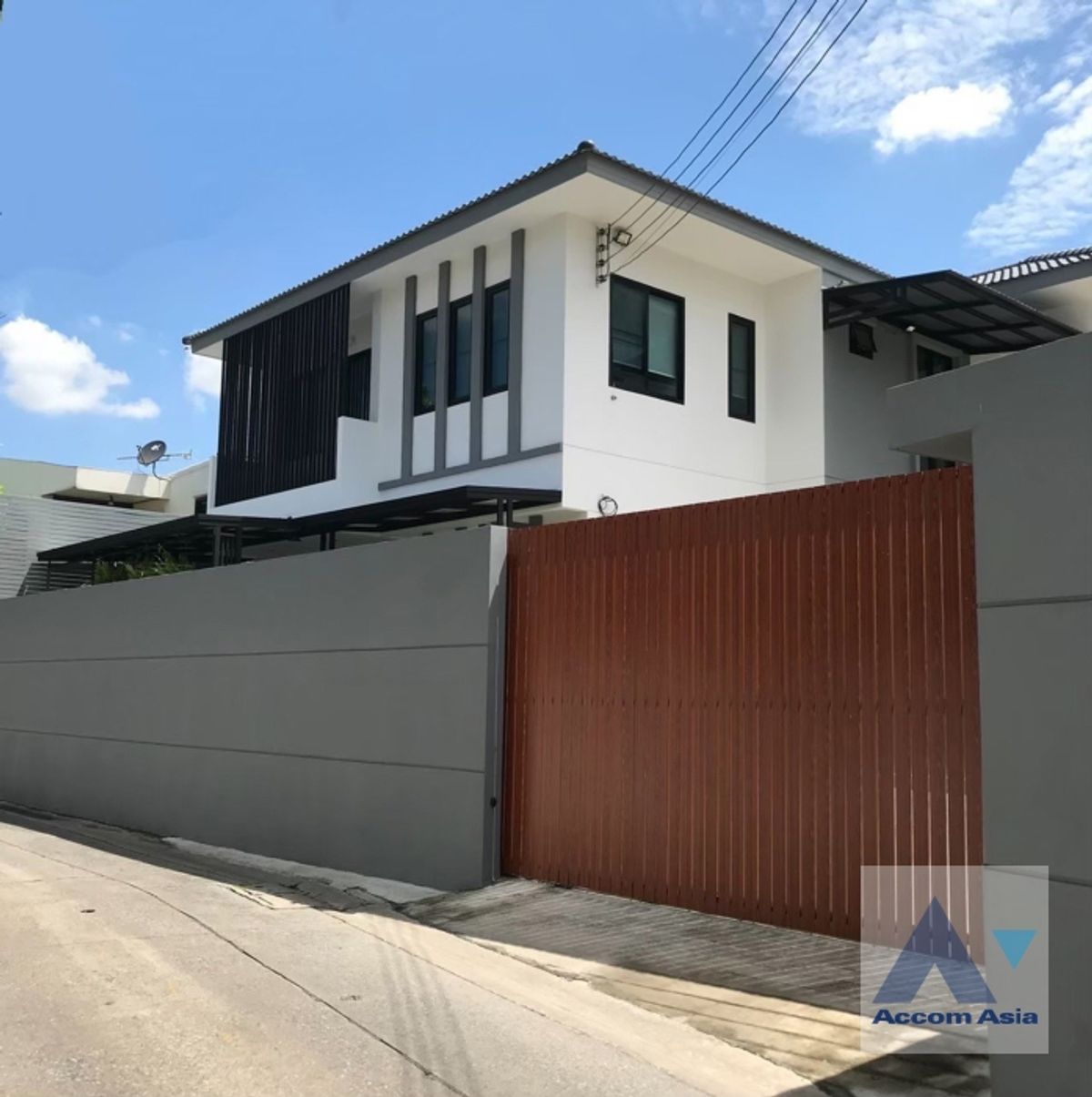 For SaleHouseSukhumvit, Asoke, Thonglor : 🔼AccomA🔽 4 Bedrooms House for Sale in Sukhumvit, Bangkok near BTS Phra khanong (AA33764)