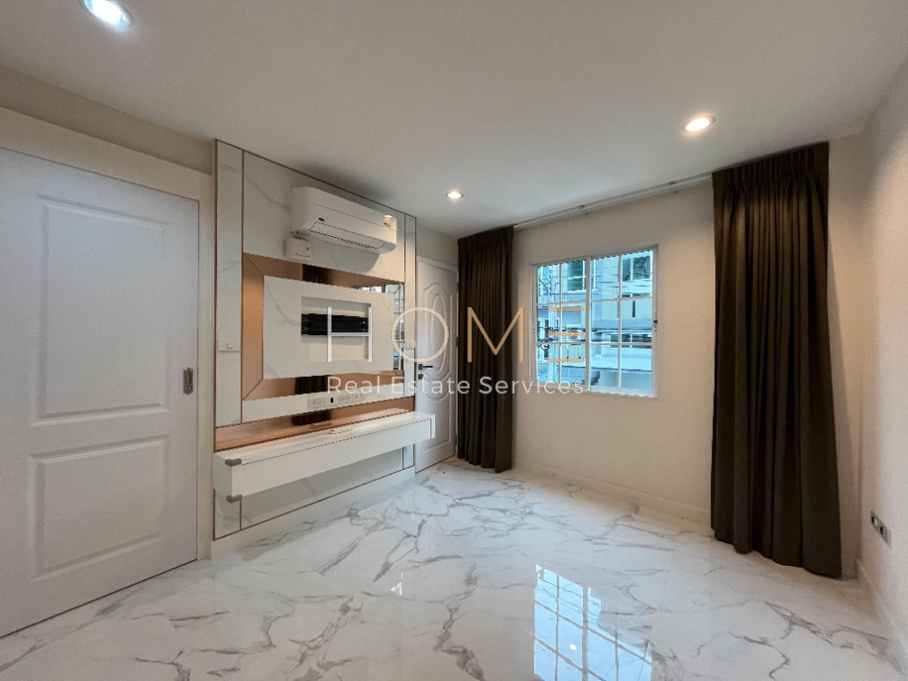 ขายทาวน์โฮมโชคชัย4 ลาดพร้าว71 : ทาวน์โฮม สเปซ ลาดพร้าว - เหม่งจ๋าย / 6 ห้องนอน (ขาย), Space Ladprao - Mengjai / Townhome 6 Bedrooms (FOR SALE) TPM159