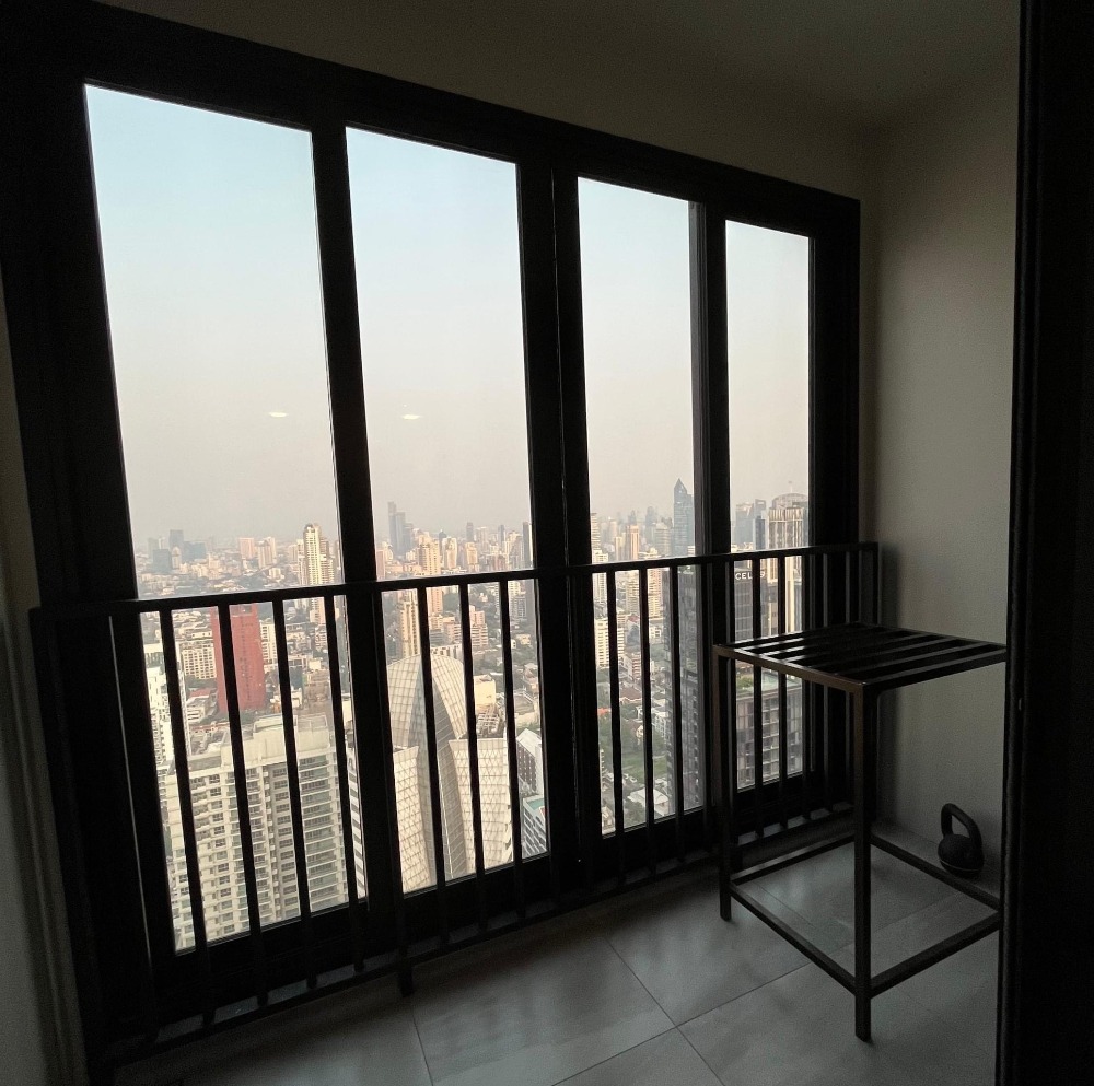 ขายคอนโดสุขุมวิท อโศก ทองหล่อ : รหัสทรัพย์ BP0077 แอชตัน อโศก ห้องขนาด 47 ตร.ม. แบบ 2 ห้องนอน 1 ห้องน้ำ ชั้น 42