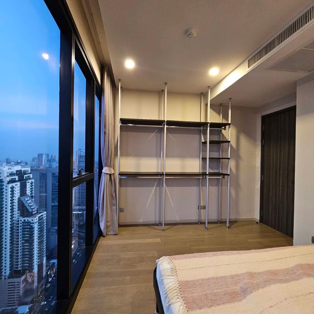 ขายคอนโดสุขุมวิท อโศก ทองหล่อ : รหัสทรัพย์ BP0077 แอชตัน อโศก ห้องขนาด 47 ตร.ม. แบบ 2 ห้องนอน 1 ห้องน้ำ ชั้น 42