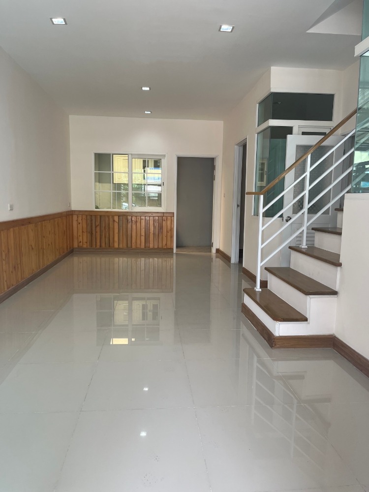 ขายทาวน์โฮมพัฒนาการ ศรีนครินทร์ : P-2499 ขายด่วน ! โกลเด้นทาวน์ 2 อ่อนนุช-พัฒนาการ บ้านสวย ทำเลดี เดินทางสะดวก