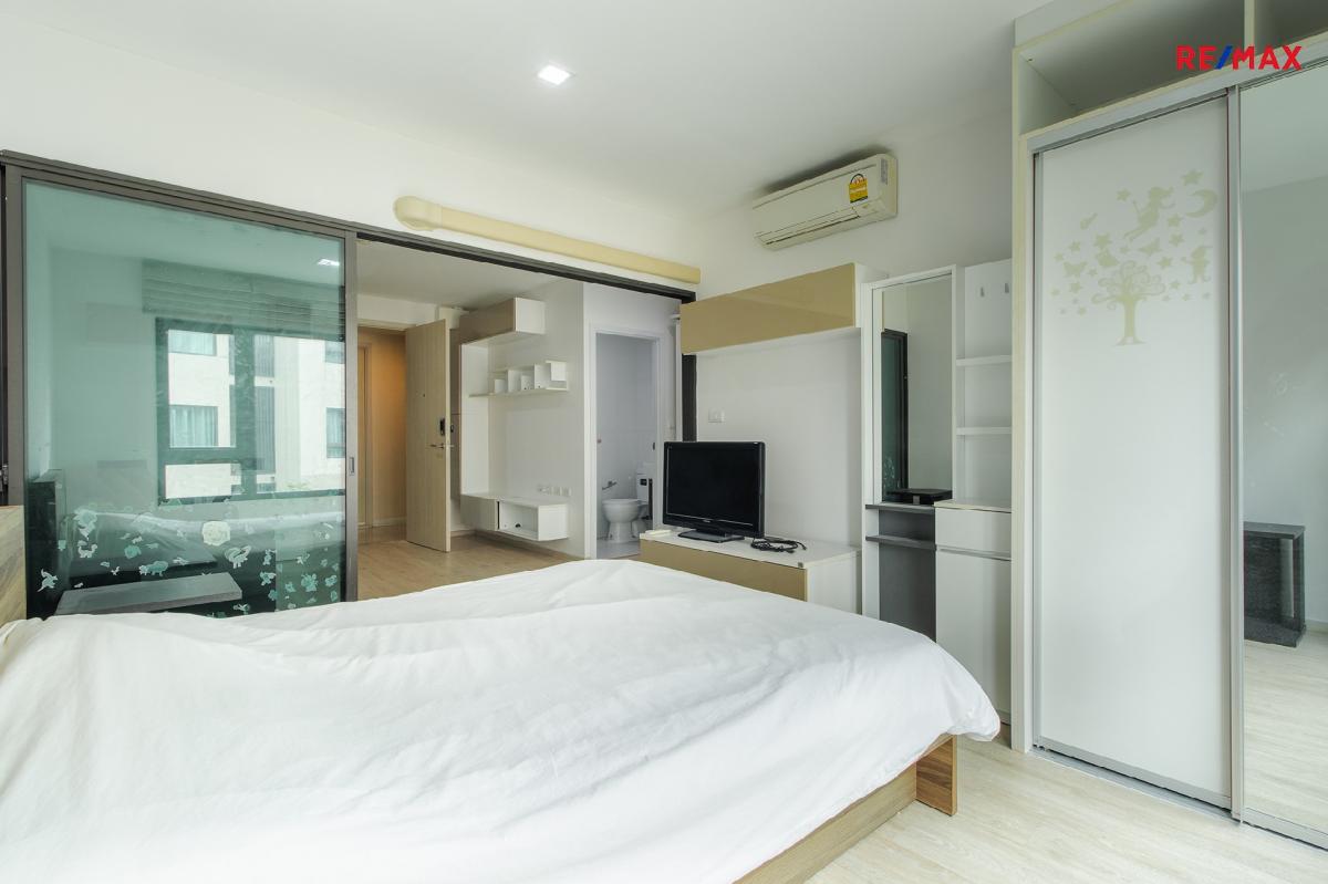 ขายคอนโดสาทร นราธิวาส : (มาใหม่!) Condolette Pixel Sathorn (🔥 ขายขาดทุน)1 ห้องนอน 35.7 sq.m. // ราคาดีที่สุดในโครงการและในสาทรเป็นห้องพิเศษที่มีเพียง 2 ห้องต่อชั้นและหันไปทางสระว่ายน้ำ 🏊‍♂️🏊‍♀️ (เครดิตดี ขอสินเชื่อได้เต็ม 100%)