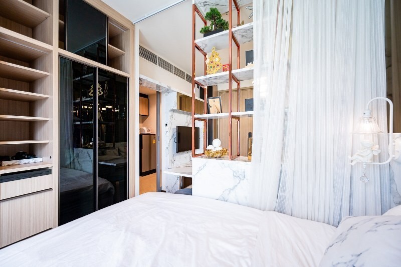 For SaleCondoRatchathewi,Phayathai : The Line Ratchathewi【𝐒𝐄𝐋𝐋&𝐑𝐄𝐍𝐓】🔥Luxury decorated room Fully equipped, good common area, has a swimming pool, sky garden, near BTS Ratchathewi. Ready to move in this September🔥 Contact Line ID: @hacondo