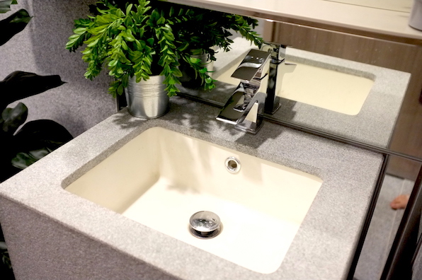 For SaleCondoRatchathewi,Phayathai : The Line Ratchathewi【𝐒𝐄𝐋𝐋&𝐑𝐄𝐍𝐓】🔥Luxury decorated room Fully equipped, good common area, has a swimming pool, sky garden, near BTS Ratchathewi. Ready to move in this September🔥 Contact Line ID: @hacondo