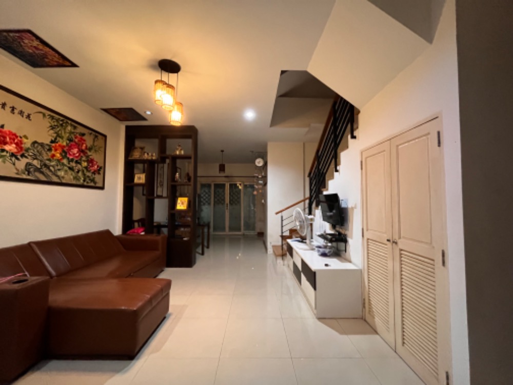 For SaleTownhomeMin Buri, Romklao : 3-story townhome for sale, cheapest in the project. Ready to move in immediately.