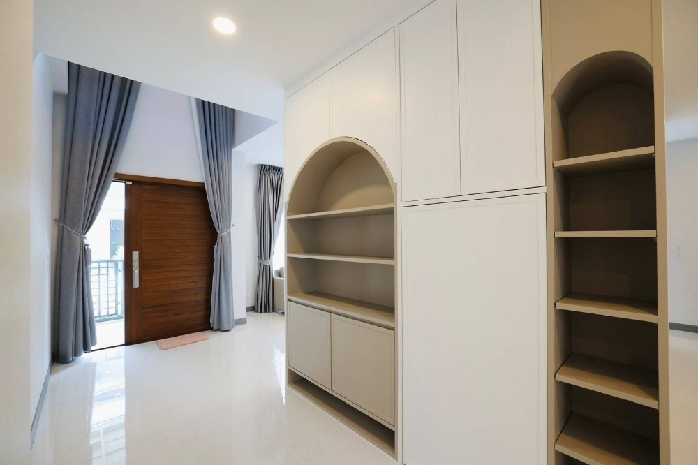 For RentHouseBangna, Bearing, Lasalle : K-5771 Urgent for rent! The city Bangna, beautiful house, ready to move in.