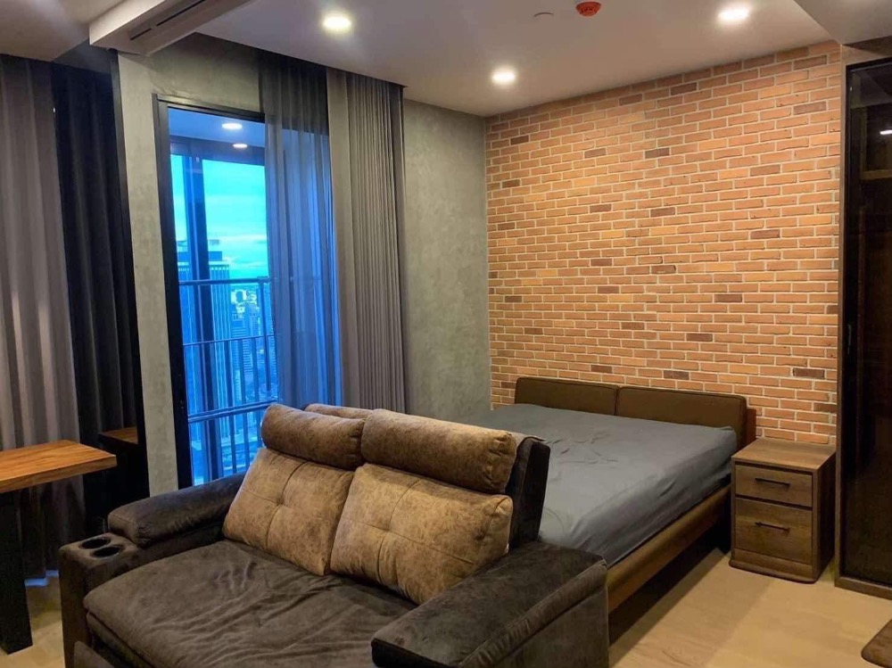 ให้เช่าคอนโดสยาม จุฬา สามย่าน : Ashton Chula - Silom【𝐑𝐄𝐍𝐓】🔥 ห้องสไตล์ Loft ตกแต่งแบบ Classic โทนเข้มสุขุม ใกล้ MRTสามย่าน  🔥 ติดต่อไลน์ไอดี: @hacondo