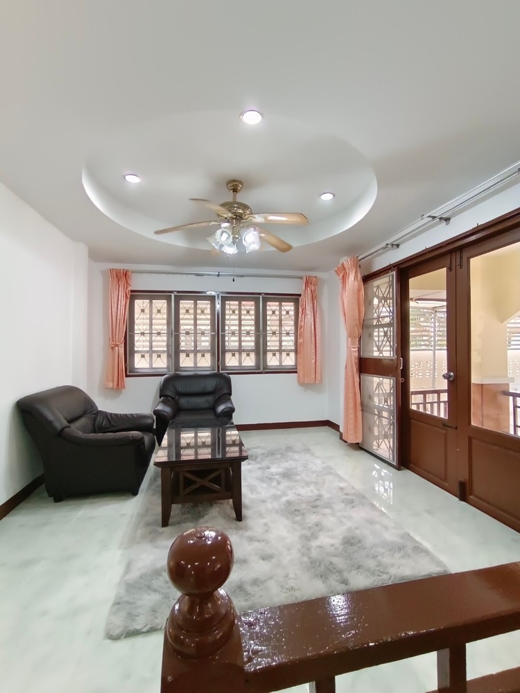 For RentHouseRayong : House for rent, Maneeya Village, Ban Chang, Rayong, size 3 bedrooms, 2 bathrooms, 1 living room, 1 kitchen, ready to move in, price 12,000 baht per month.