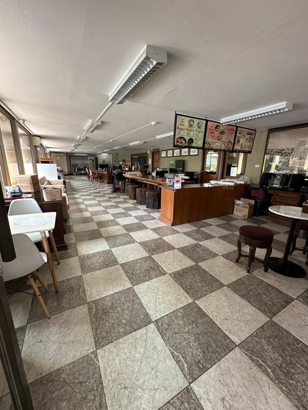 For RentOfficeKasetsart, Ratchayothin : ‼️ Office &Space For Rent ‼️For rent: Office / Clinic / Massage Shop / Beauty Salon / Studio (Soi Vibhavadi 48) ** The Royal Vibhavadi Condo ** (The Royal Vibhavadi)