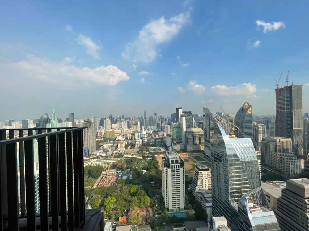 For RentCondoWitthayu, Chidlom, Langsuan, Ploenchit : 1 bedroom, high floor, rare room, ready to move in.