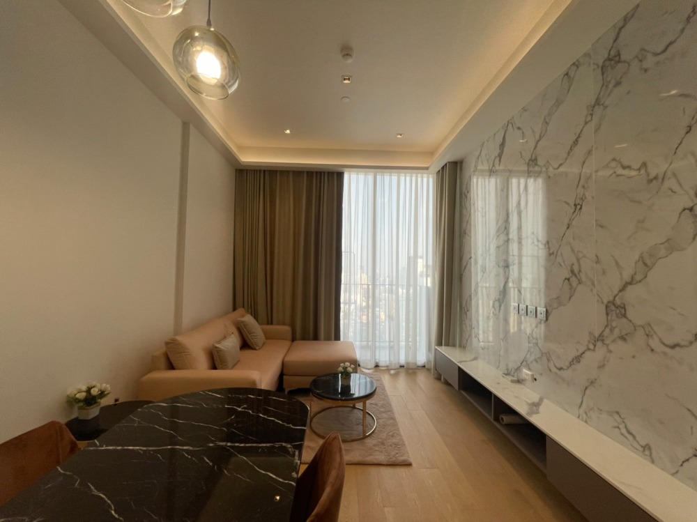 For RentCondoWitthayu, Chidlom, Langsuan, Ploenchit : 1 bedroom, high floor, rare room, ready to move in.