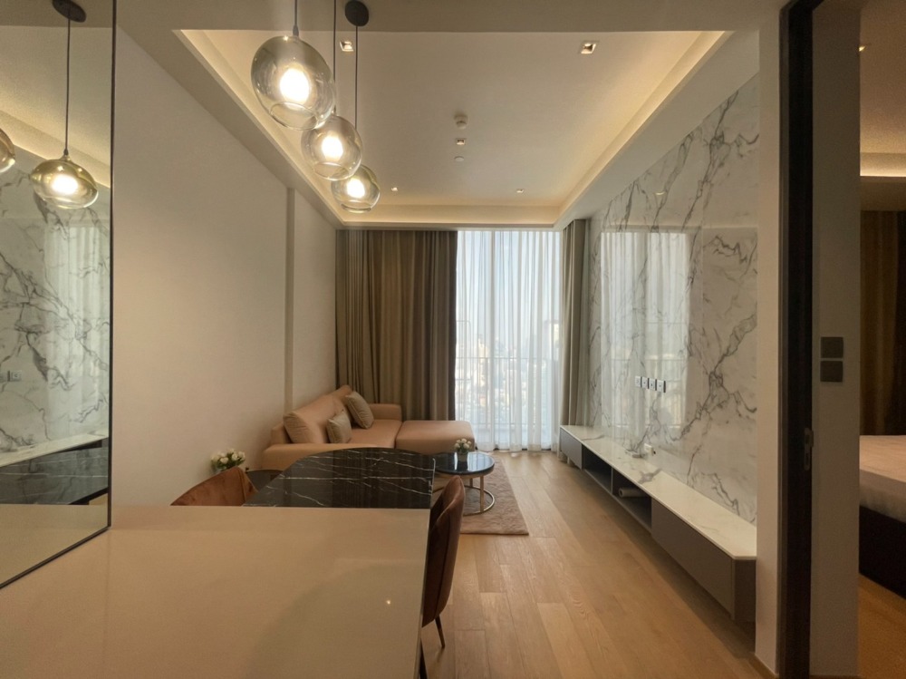 For RentCondoWitthayu, Chidlom, Langsuan, Ploenchit : 1 bedroom, high floor, rare room, ready to move in.