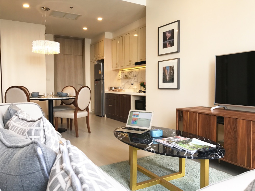 ให้เช่าคอนโดวิทยุ ชิดลม หลังสวน : ปล่อยเช่า noble Ploenchit แบบ one bedroom ห้องใหญ่ 56 ตร.ม.