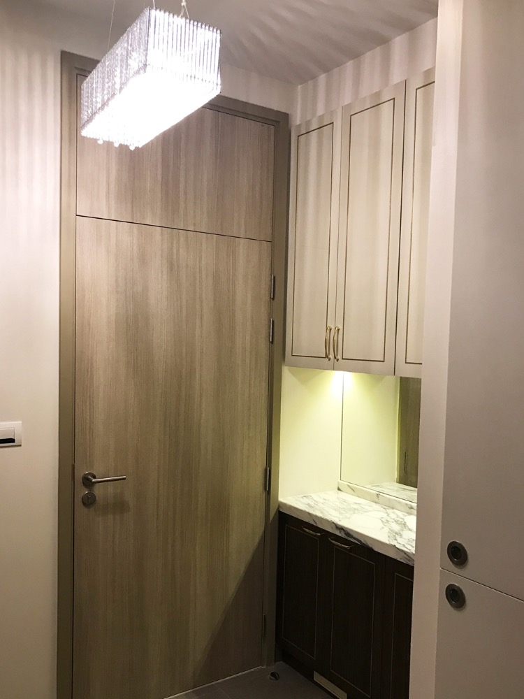 ให้เช่าคอนโดวิทยุ ชิดลม หลังสวน : ปล่อยเช่า noble Ploenchit แบบ one bedroom ห้องใหญ่ 56 ตร.ม.