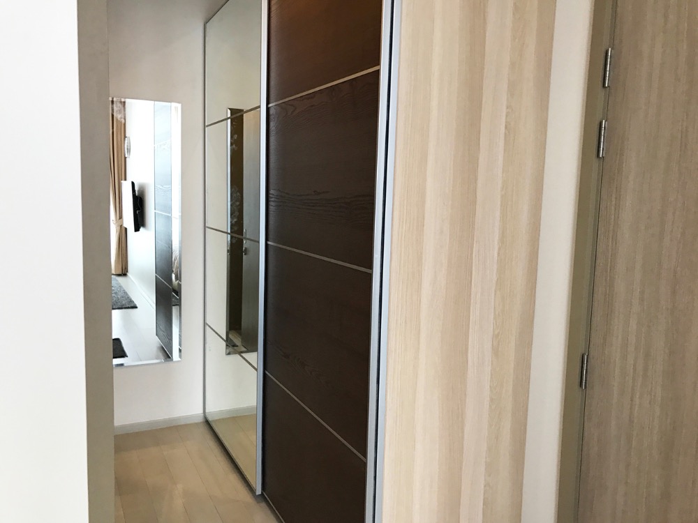 ให้เช่าคอนโดวิทยุ ชิดลม หลังสวน : ปล่อยเช่า noble Ploenchit แบบ one bedroom ห้องใหญ่ 56 ตร.ม.