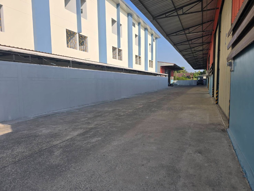 For RentWarehouseRama5, Ratchapruek, Bangkruai : Warehouse for rent 150 sq m. near Ratchaphruek Road. Rama 5 Circle, Muang Nonthaburi