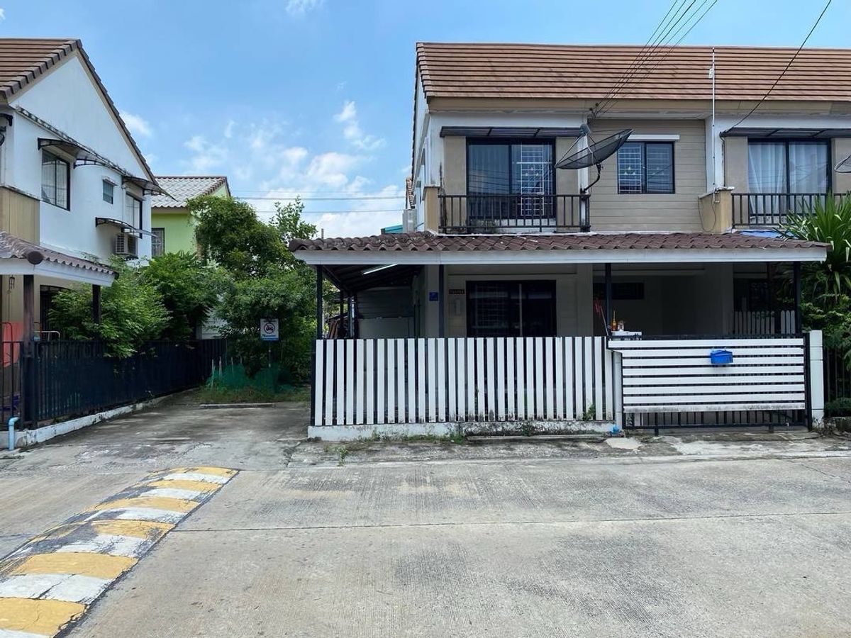 ให้เช่าทาวน์โฮมลาดกระบัง สุวรรณภูมิ : ให้เช่าทาวน์เฮ้าส์หลังมุมบรรยากาศบ้านเดี่ยวหมู่บ้านพฤกษา 58/2 พท 23 ตรว