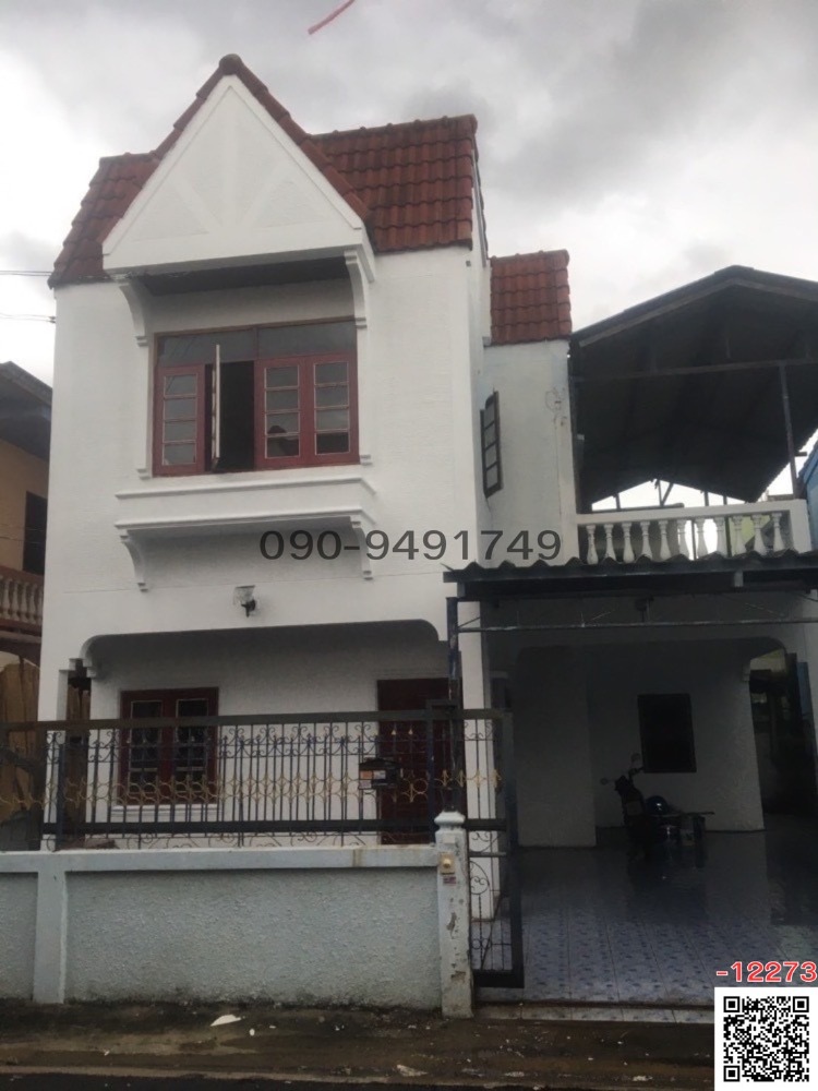 For RentHouseBang kae, Phetkasem : Single house for rent, completely renovated, newly painted. Both inside and outside the house, all new plumbing and electrical systems were done.