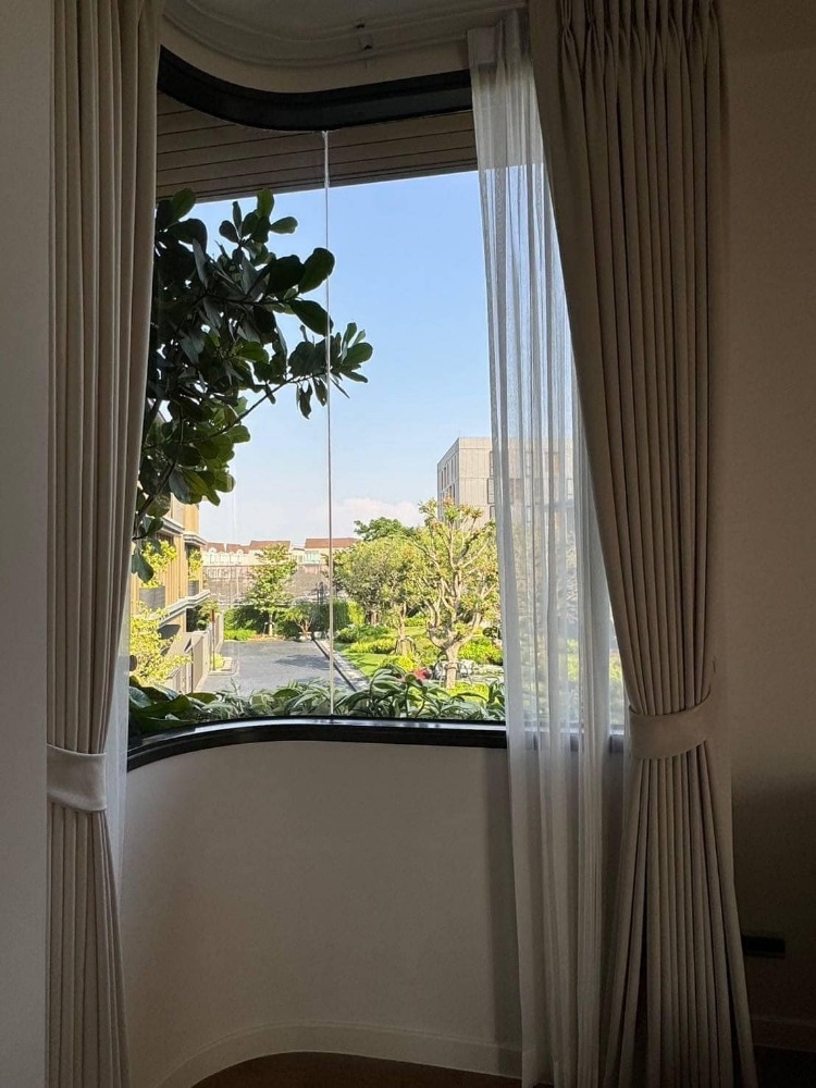 ให้เช่าบ้านพระราม 9 เพชรบุรีตัดใหม่ RCA : For Rent Bugaan Rama 9 - Mengjai  4beds with private life + private pool