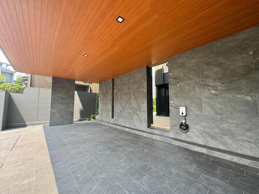 ให้เช่าบ้านพระราม 9 เพชรบุรีตัดใหม่ RCA : For Rent Bugaan Rama 9 - Mengjai  4beds with private life + private pool