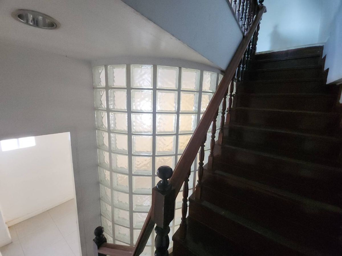 For RentTownhomeRattanathibet, Sanambinna : Townhome for rent near MRT Phra Nang Klao Bridge, just 1 minute.