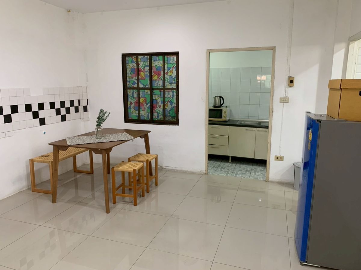 For RentTownhomeRattanathibet, Sanambinna : Townhome for rent near MRT Phra Nang Klao Bridge, just 1 minute.