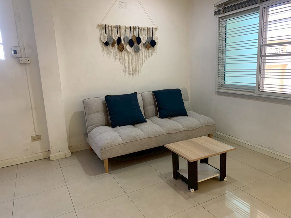 For RentTownhomeRattanathibet, Sanambinna : Townhome for rent near MRT Phra Nang Klao Bridge, just 1 minute.