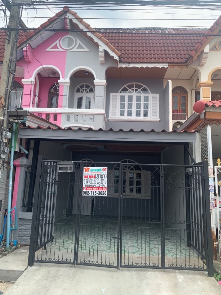 For SaleTownhomeNawamin, Ramindra : Cheap sale, 2-storey townhouse, 18 sq m, Sena Villa Village 4, Soi Phraya Suren 40, house has 3 bedrooms, 2 bathrooms.