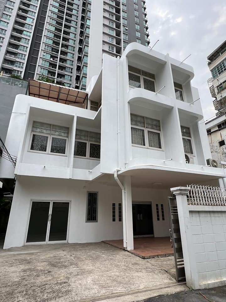 For RentHouseSathorn, Narathiwat : House Sathorn