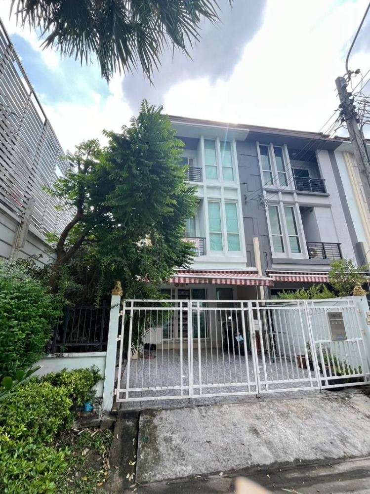 ขายทาวน์โฮมลาดพร้าว101 แฮปปี้แลนด์ : ขายบ้านกลางเมือง ลาดพร้าว 87 ใกล้ CDC พื้นที่เยอะ 37ตรว. ราคา 5.6ล้านบาท