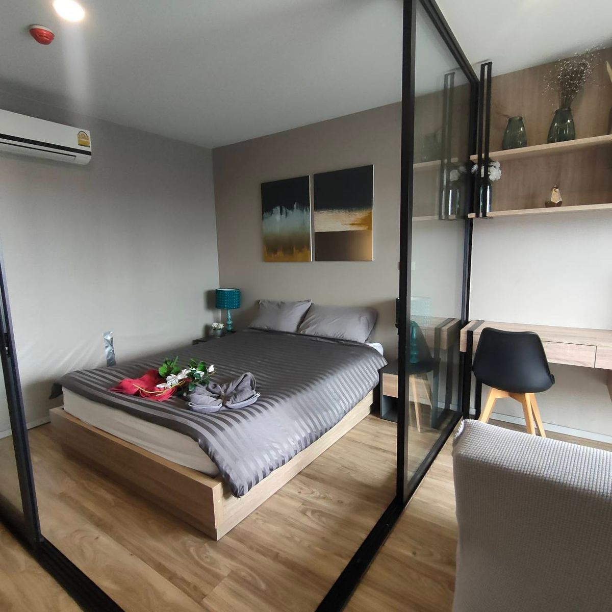 ให้เช่าคอนโดสาทร นราธิวาส : 💙💛❤️(For Rent)Blossom Condo Sathorn Charoenrat 🚝 BTS สุรศักดิ์(มีรถตู้รับส่ง)