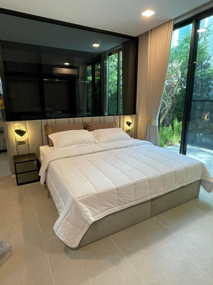 For RentHousePattanakan, Srinakarin : For rent, luxury house, Vive Krungthep Kreetha, with private lift, 4 bedrooms, near Wellington School