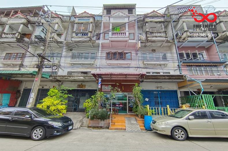 For SaleShop HouseBang kae, Phetkasem : Commercial building for sale, 3.5 floors, Soi Phetkasem 106, Intersection 30, Phetkasem Road.