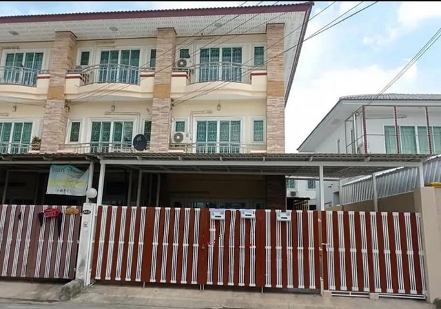 ให้เช่าทาวน์โฮมลาดพร้าว101 แฮปปี้แลนด์ : HR1726ให้เช่าทาวน์โฮม 3 ชั้น หลังมุม ซอยลาดพร้าว 101 ใกล้รถไฟฟ้าสถานีลาดพร้าว 101