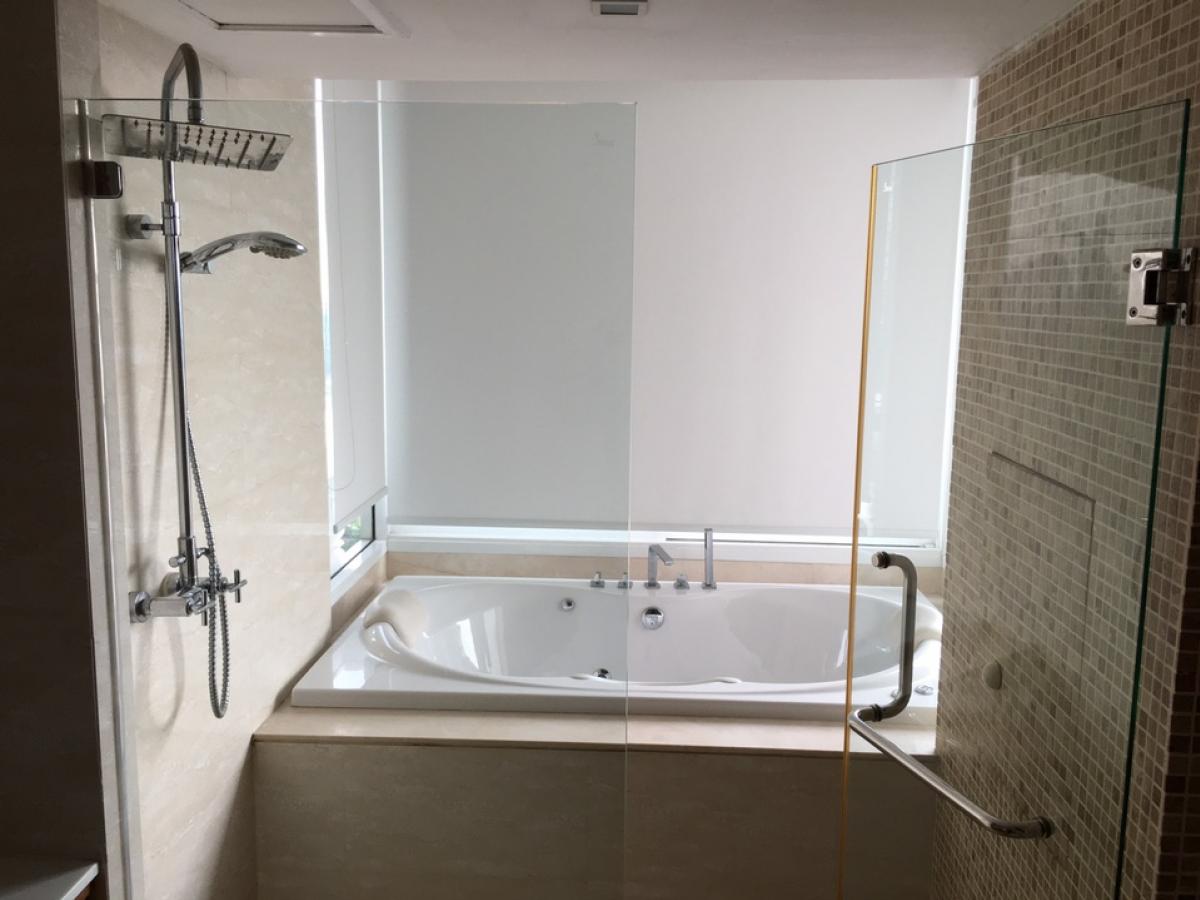 ให้เช่าคอนโดสุขุมวิท อโศก ทองหล่อ : 📢👇Good deal, good location and size for family, unblocked view, near NIST international school, Terminal 21, fully furnished, big balcony, ready to move in