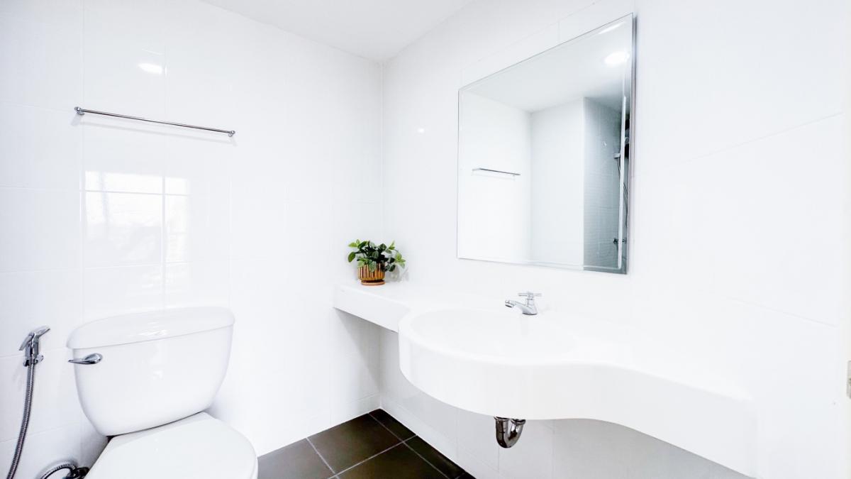 For SaleCondoKaset Nawamin,Ladplakao : 👏😍👏How many condos will have a department store in front of the house?😍👏👏 Complete with amenities around you.  Very nice place to live⭐️⭐️⭐️🤗🤗❤️❤️❤️