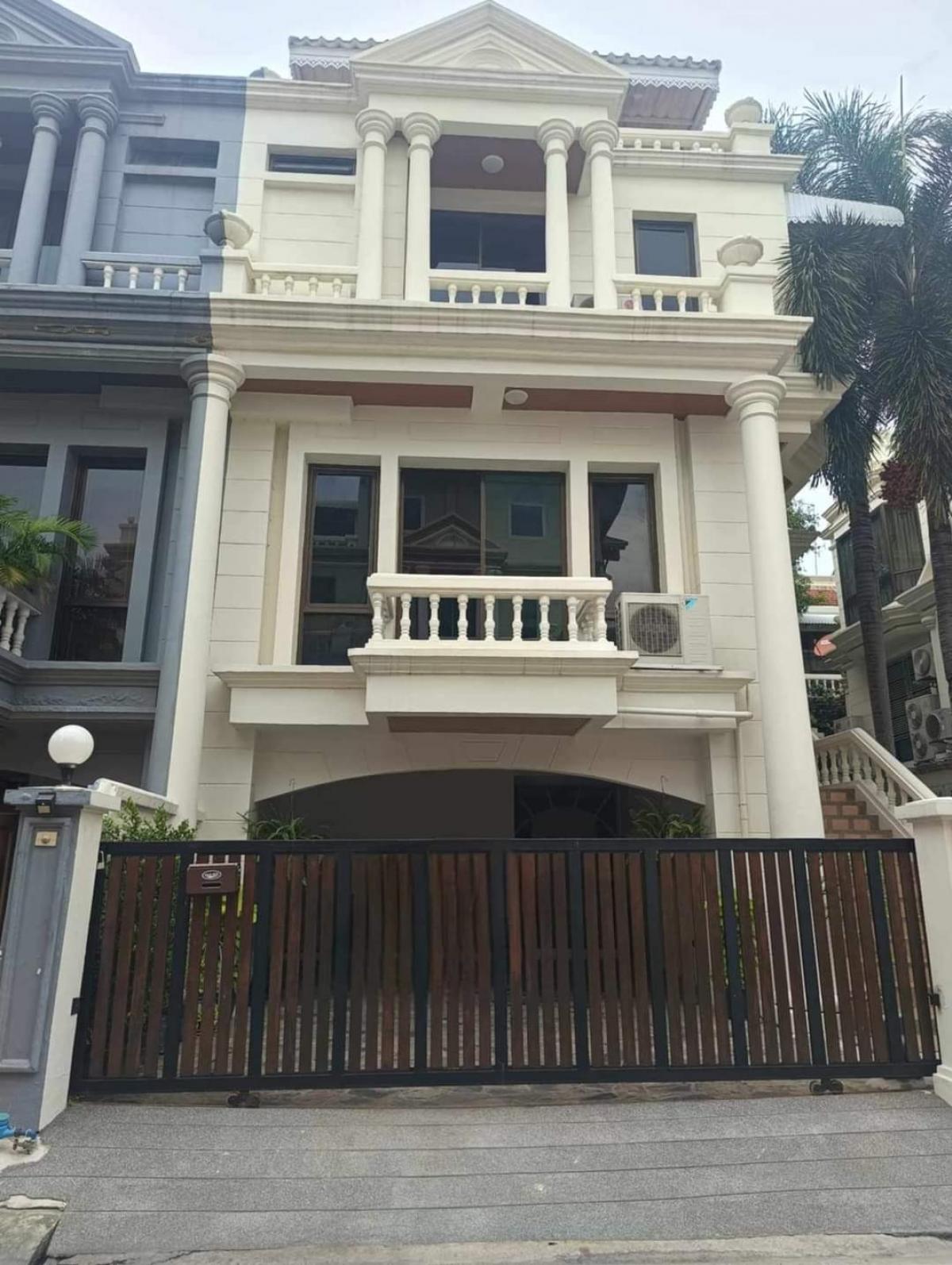 For RentHouseRatchadapisek, Huaikwang, Suttisan : House for rent, Huai Khwang-Huai Khwang area