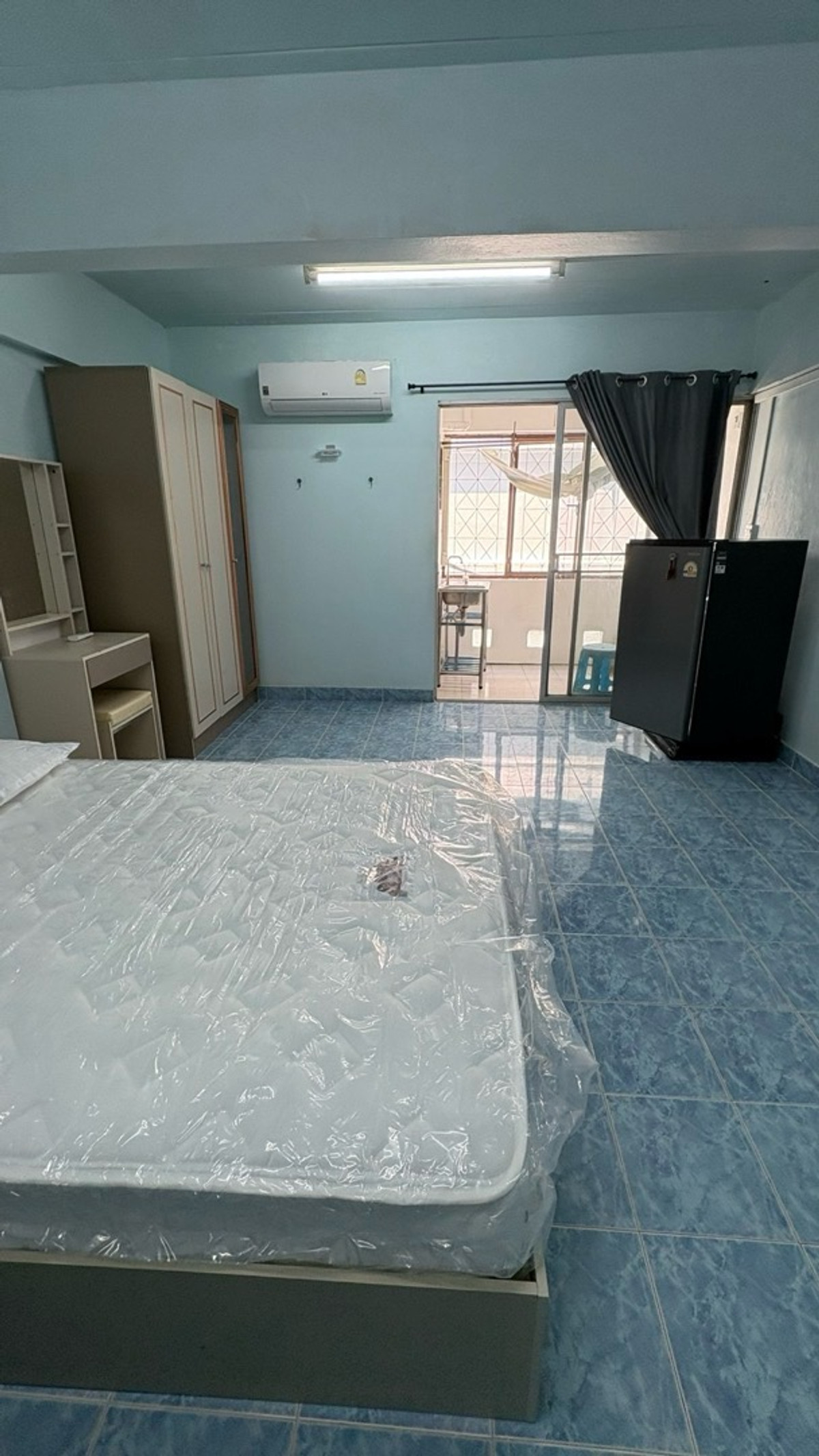 ให้เช่าคอนโดมีนบุรี-ร่มเกล้า : Room for rent พูนสินคอนโดทาวน์ อาคาร1 ชั้น 4 ติดสวนสาธารณะ  ซอยรามคำแหง 117  ( แยกบ้านม้า ซอย รร. นานาชาติ) 