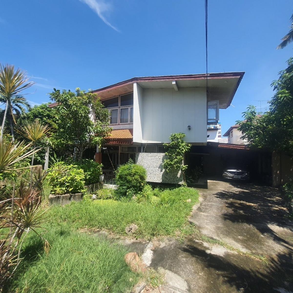 For SaleHouseChaengwatana, Muangthong : House for sale with land in the heart of Pak Kret