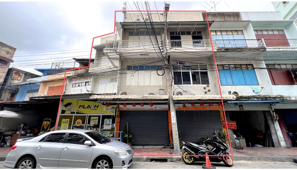 For SaleShop HouseYaowarat, Banglamphu : Shophouse for sale, Wong Wian, 22 July 4, size 32.2 square meters, near MRT Wat Mangkon, only 260 meters.